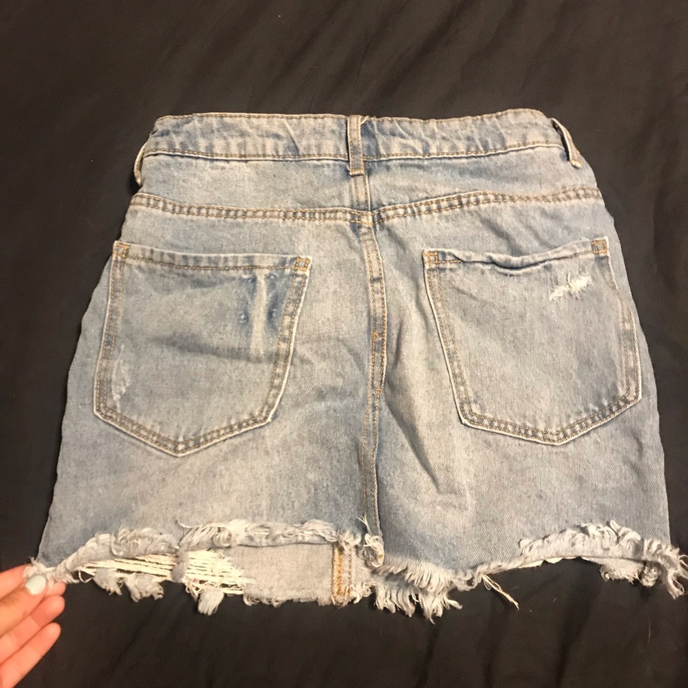 Skirt size 25 in US
